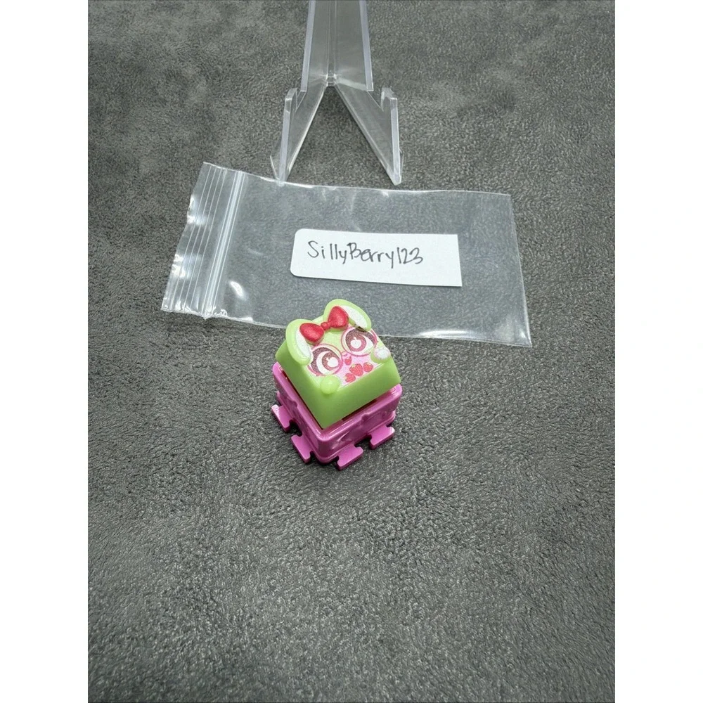 Clickeez Series 1 Strawberry Treats SillyBerry123 Single Key
